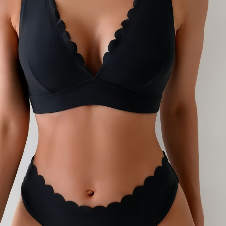 Damen Bikini-Set mit eleganten Wellenkanten und tiefem V-Ausschnitt Echo Archiv