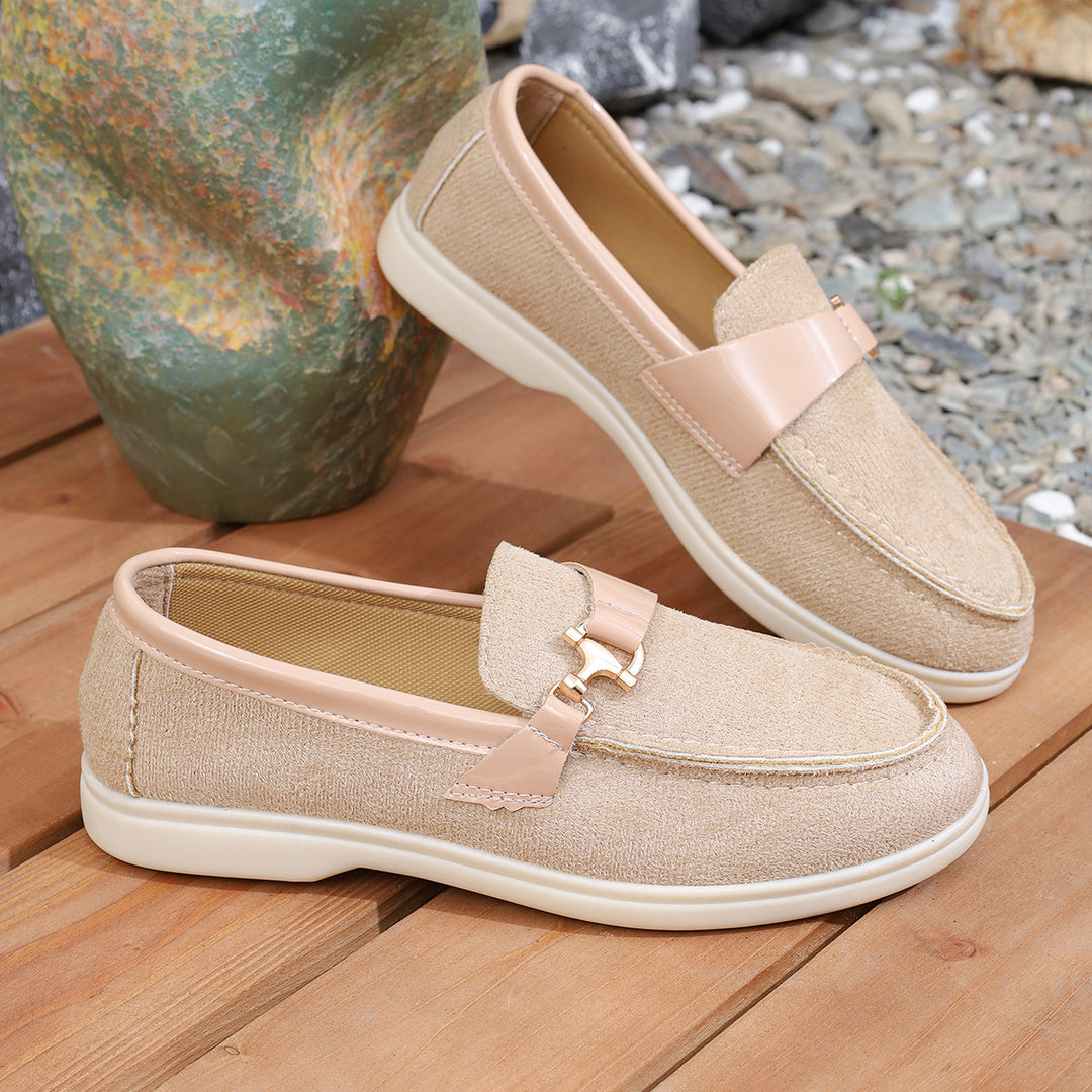 Damen elegante Veloursleder-Slipper mit dekorativer Metall-Hardware und flexibler Leichtlaufsohle Echo Archiv