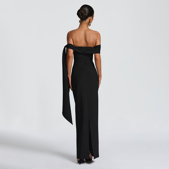 Damen Elegantes Maxikleid mit schulterfreiem Design und raffiniertem Drapierungselement Echo Archiv