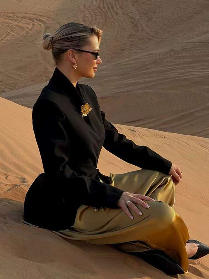 Damen Taillierter Blazer mit Stehkragen und figurbetonter Silhouette Echo Archiv
