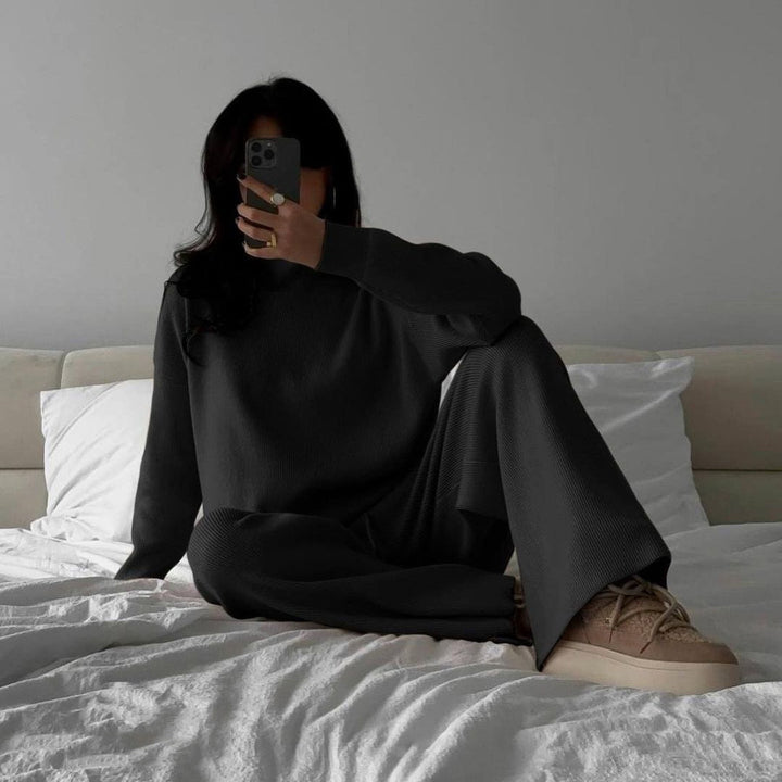 Damen Feiner Rippstrick-Loungewear-Set mit Stehkragen, Seitenschlitzen und hoher Taille – Mavelle