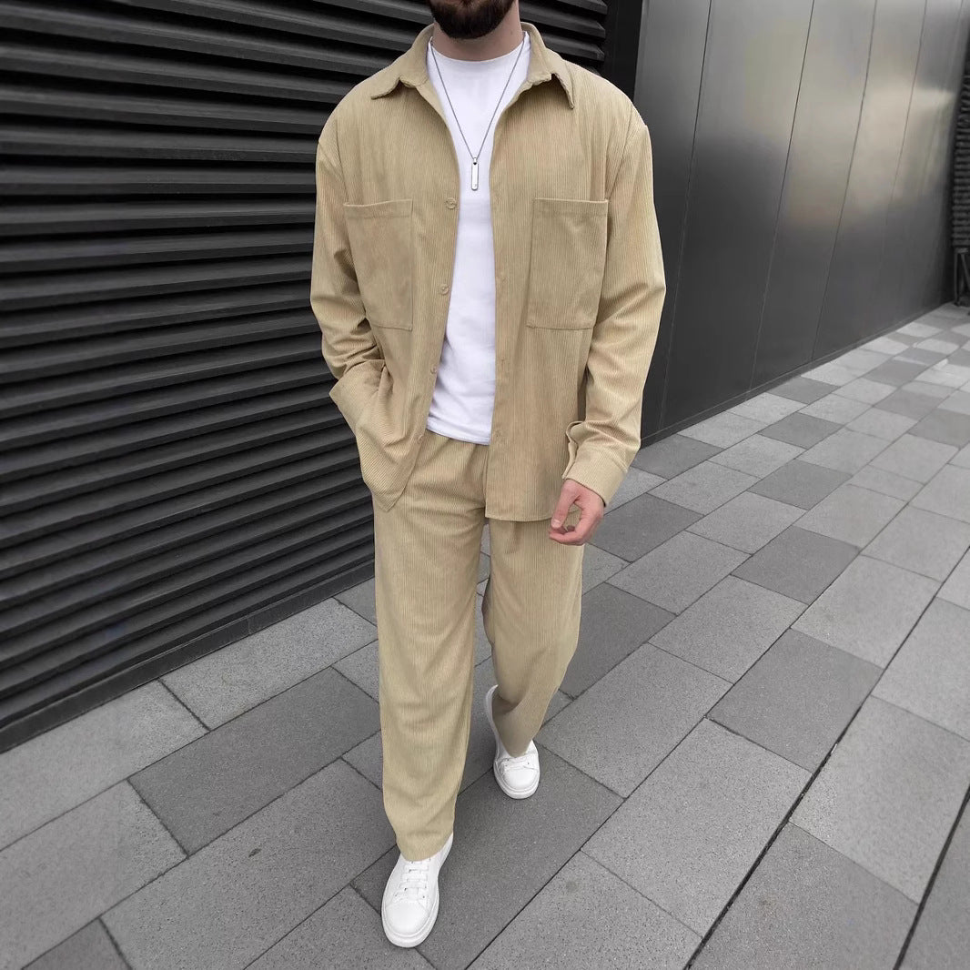 Herren lässiges Set aus gewebtem Hemd und Hose Echoarchiv