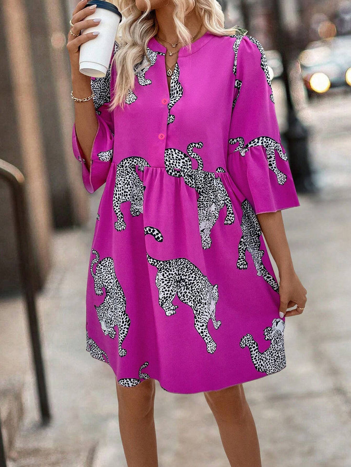 Damen nan lockeres Tunika-Kleid mit geraffter Taillennaht, Knopfleiste und grafischem Tier-Silhouettenprint Echo Archiv