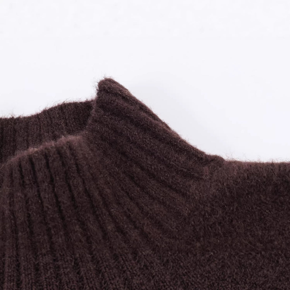 Damen Oversized Strickkleid mit Rollkragen und Ballonärmeln Echoarchiv