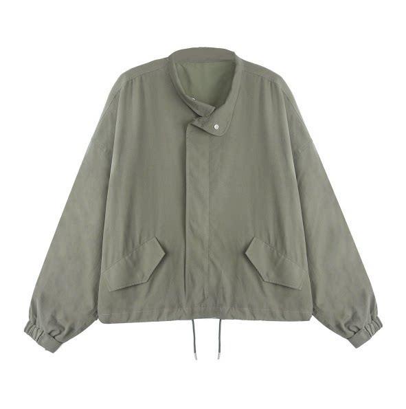 Damen Boxy-Kurzjacke im Oversize-Schnitt mit Stehkragen, Tunnelzugsaum und Klappentaschen Echoarchiv