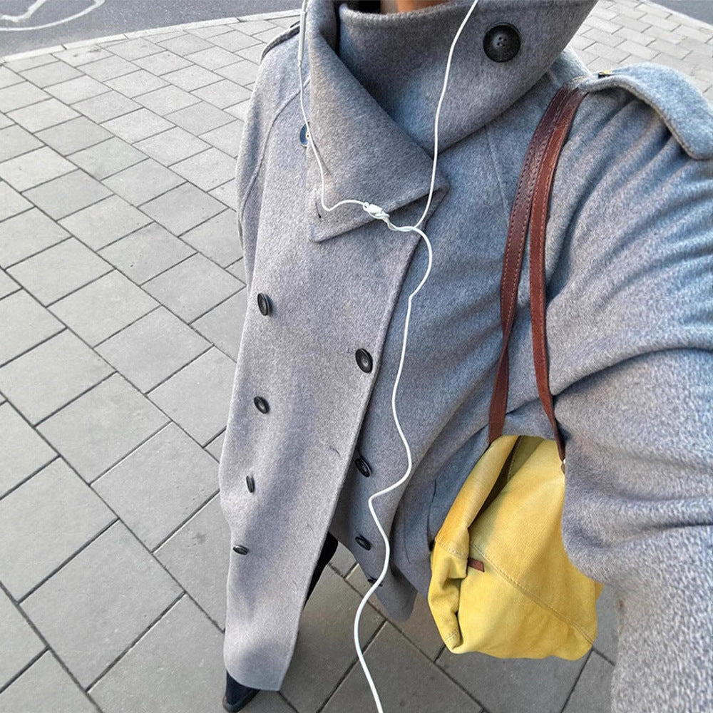 Damen Oversize Mantel aus Wollmix mit hohem Stehkragen und asymmetrischer Knopfleiste Echoarchiv