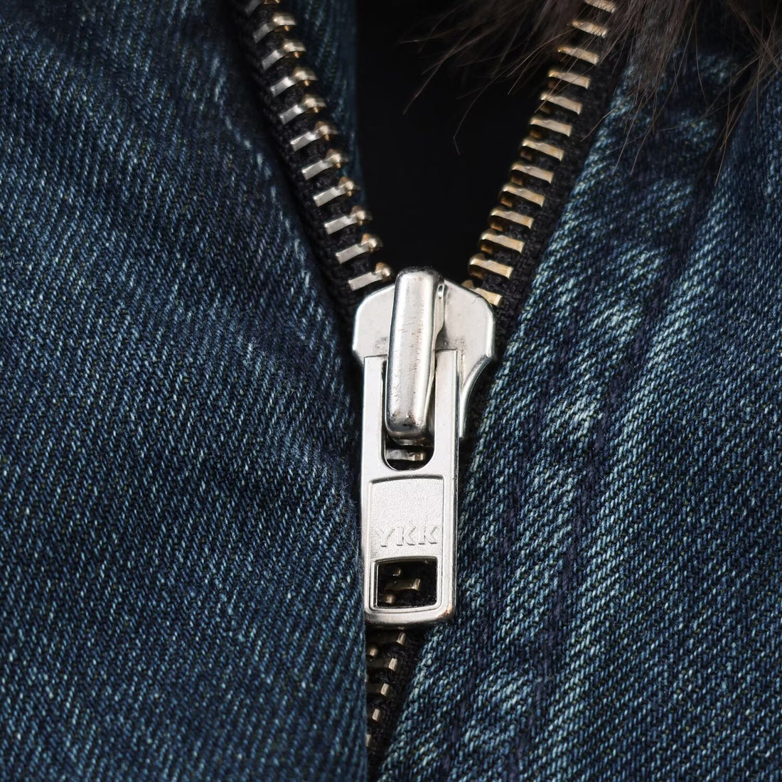 Damen Oversize-Jeansjacke mit voluminösem Kunstpelzkragen und elastischem Saum Echoarchiv