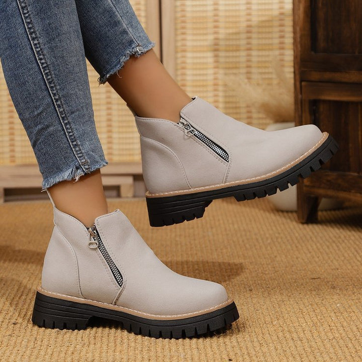 Damen Warme Chelsea-inspirierte Stiefelette mit seitlichem Reißverschluss und grober Profilsohle – Varelle