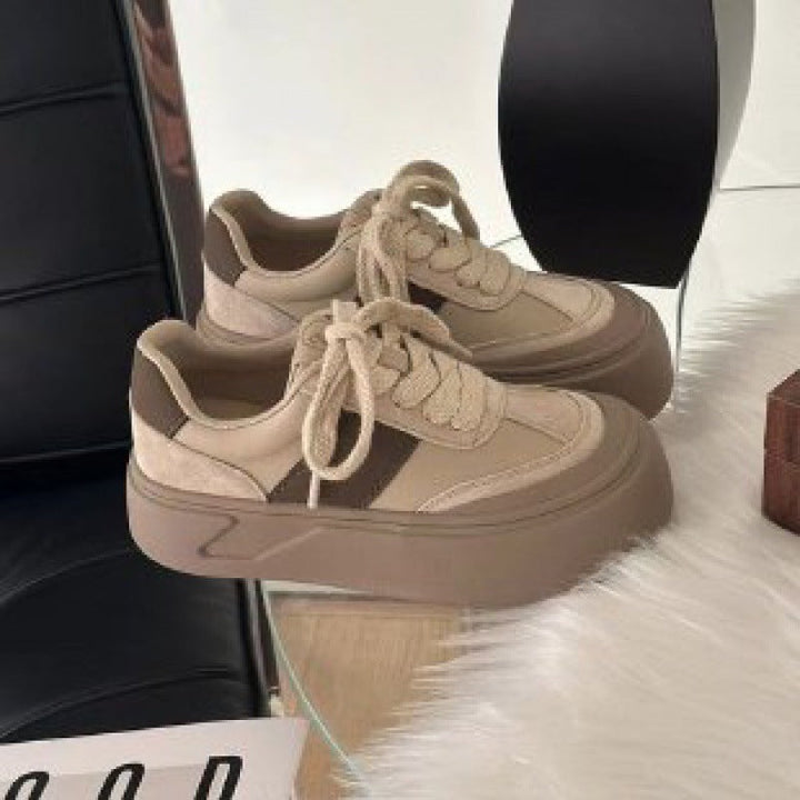 Damen Plateau Sneakers mit lässigem Retro-Design und weichem Obermaterial Echo Archiv