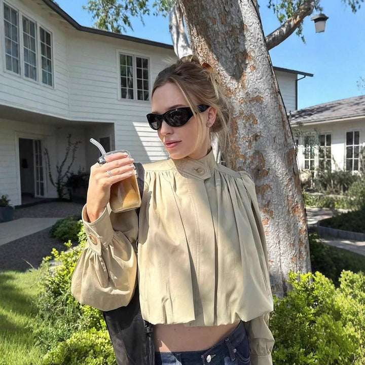 Damen Voluminöse Cropped-Bluse mit Stehkragen, Raffungen und elastischem Saum Echo Archiv
