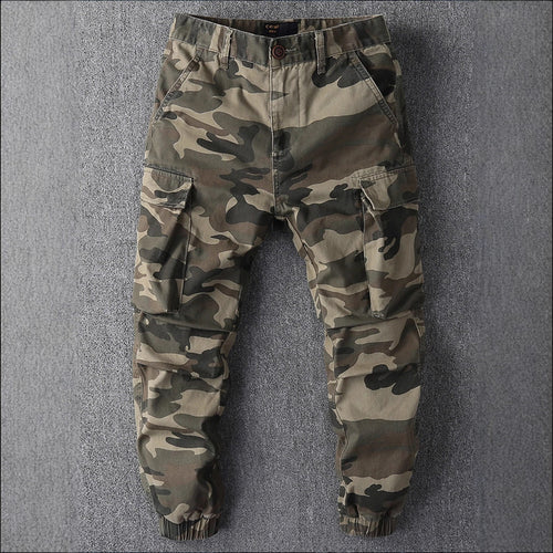 Herren Cargohose im Military-Stil mit elastischen Bündchen und Mehrfachtaschen Echoarchiv