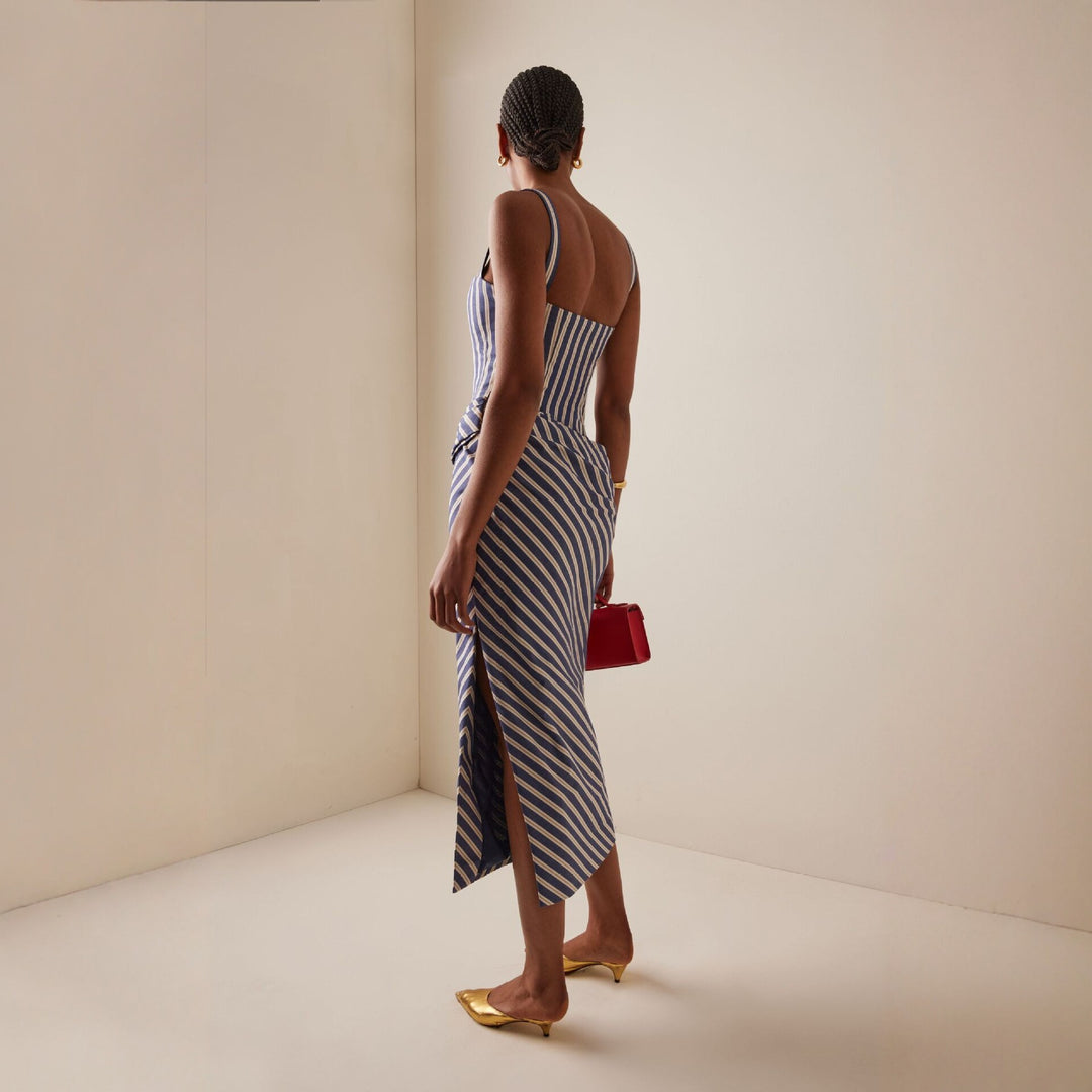 Damen Maxikleid mit asymmetrischen Drapierungen und hohem Schlitz Echo Archiv