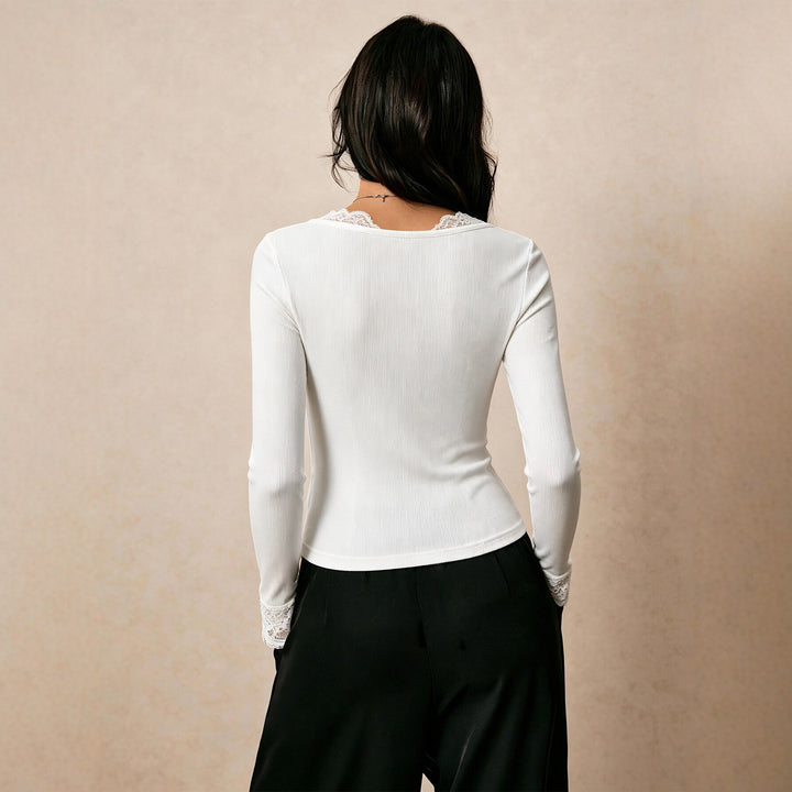 Damen feines geripptes Langarmshirt mit Spitzen-V-Ausschnitt, dekorativer Schleife und Spitzenmanschetten – Avérine