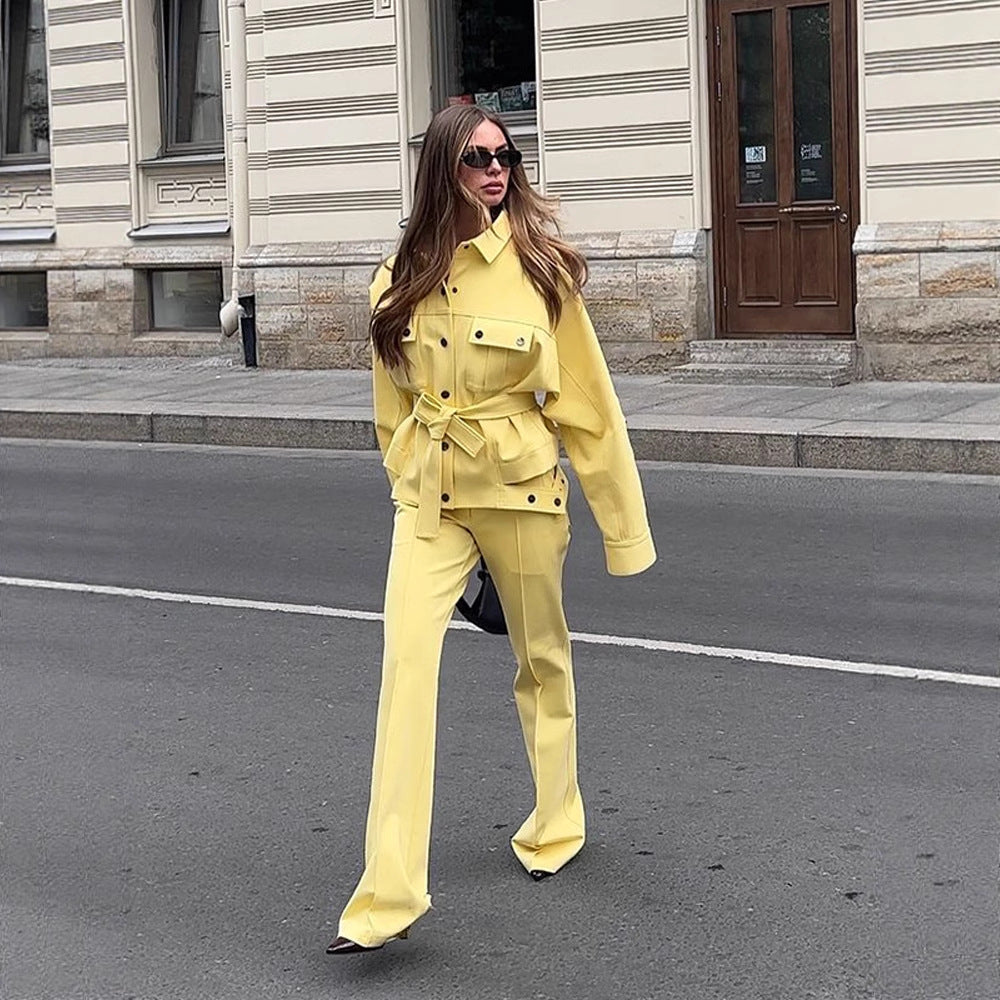 Damen Utility-Blazer mit Bindegürtel und hochtaillierter Bundhose Echoarchiv