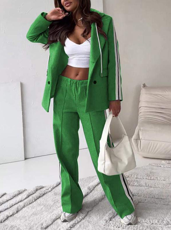 Damen nan sportlich-elegantes Blazer-Zweiteiler mit Kapuzenblazer und weiter Trainingshose mit seitlichem Streifen Echo Archiv