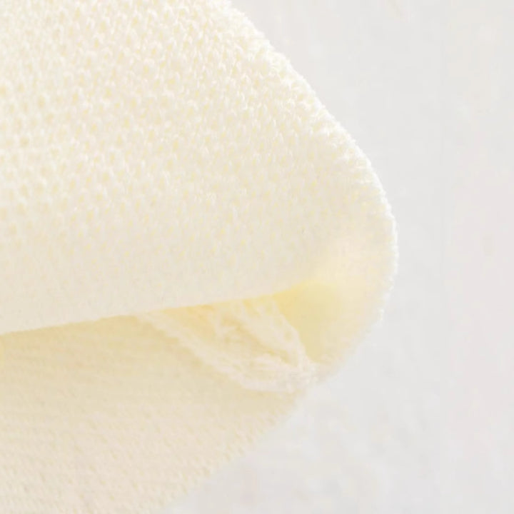 Damen taillierte Strickweste mit V-Ausschnitt und dekorativer Metallknopfleiste – Veloura