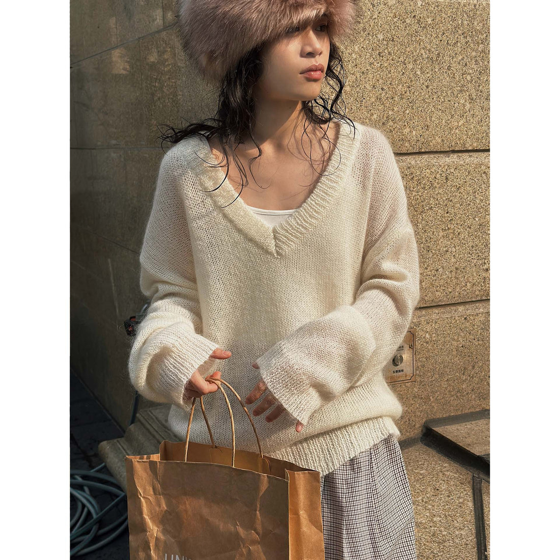 Damen Oversize Mohair‑Mix V-Ausschnitt Pullover mit extraweitem Ärmel Echoarchiv