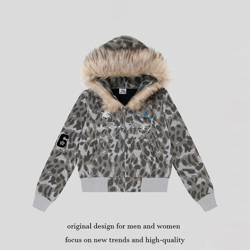 Damen Kapuzen-Sweatjacke mit Kunstfellbesatz, Leo-Allover und Reißverschluss Echoarchiv