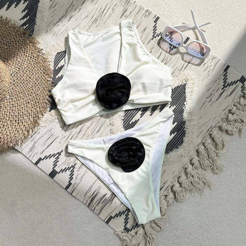 Damen Hochgeschnittenes Bikini-Set mit eleganter Blumenapplikation Echo Archiv