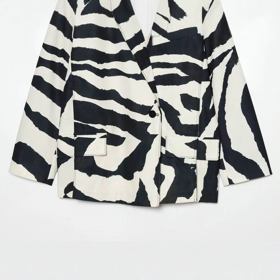 Damen Oversize-Blazer mit Zebra-Print, fallendem Revers und Pattentaschen Echo Archiv
