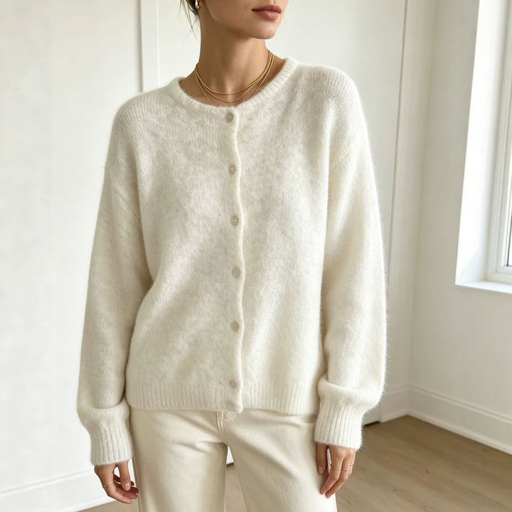 Damen Rundhals-Strickjacke mit weichem Flormix, Knopfverschluss und gerippten Bündchen – Célinea