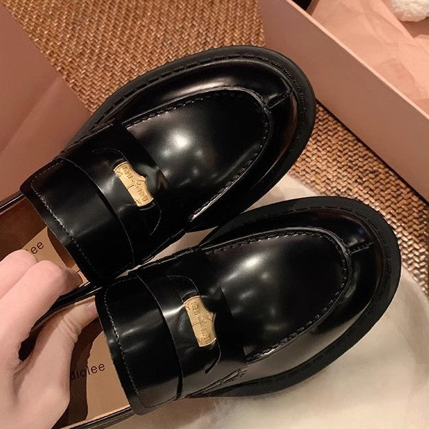 Damen Chunky Loafer mit Plateau-Profilsohle und goldener Zierspange Echo Archiv