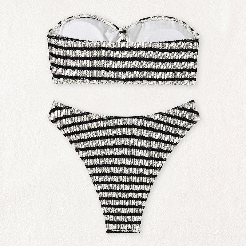 Damen Bandeau-Bikini mit trendy Ausschnitt Echo Archiv