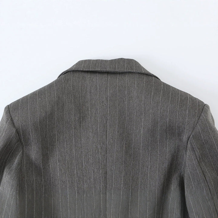 Damen Kurzgeschnittener Nadelstreifen-Blazer mit seitlichen Cut-Outs und Schnürdetail Echo Archiv