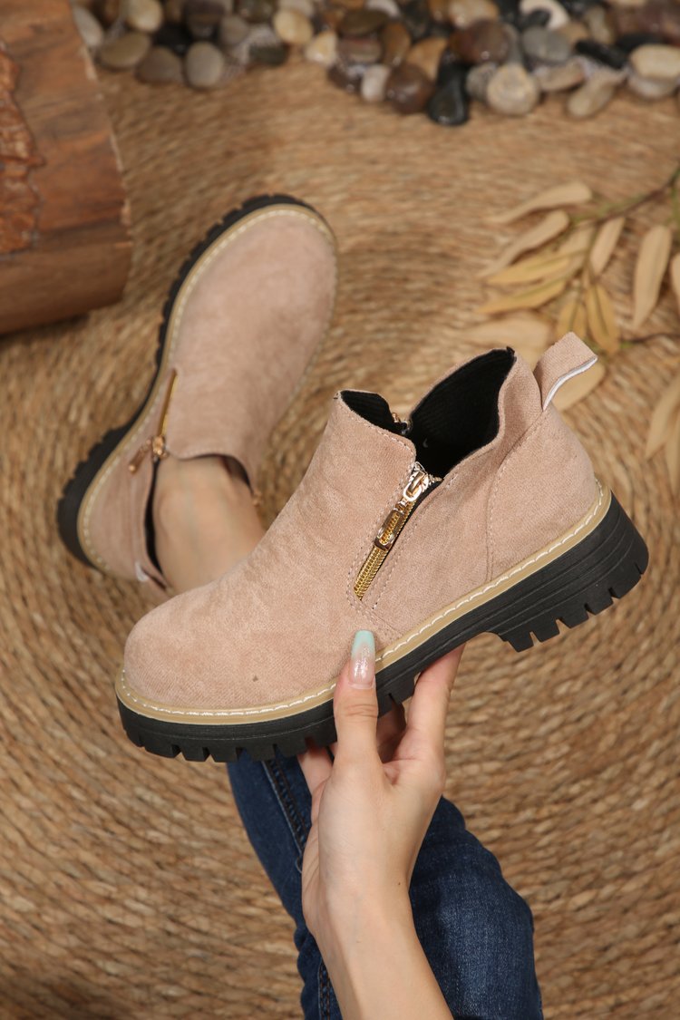 Damen Kurzschaft‑Stiefelette mit grober Profilsohle und seitlichem Reißverschluss Echo Archiv