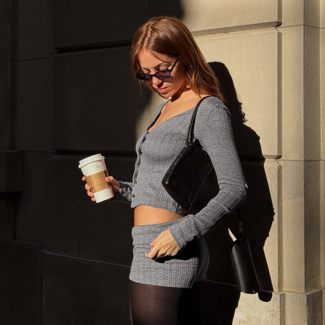 Damen nan geripptes Lounge-Set mit U-Ausschnitt Cropped-Cardigan und Highwaist-Shorts Echo Archiv