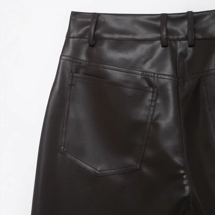 Damen Hochtaillierte Kunstlederhose mit weiter tapered Passform Echoarchiv