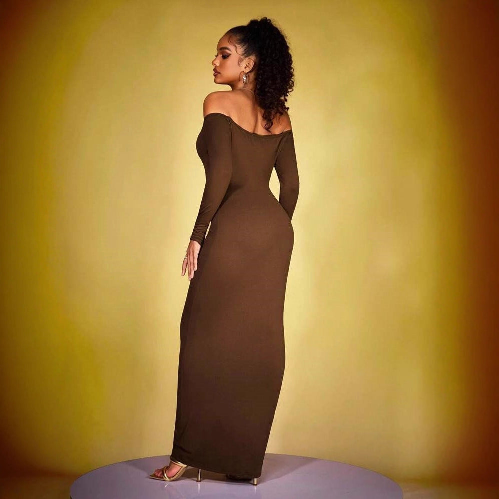 Damen Etuikleid mit schulterfreier, eleganter Silhouette Echo Archiv