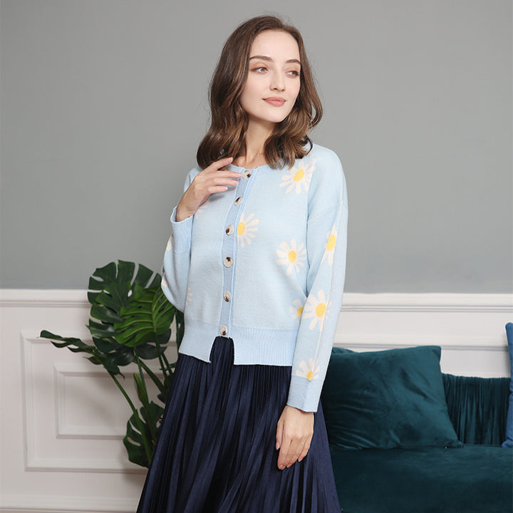 Damen Oversize-Strickcardigan mit Blumenapplikation, Perlmuttknöpfen und Wellensaum Echo Archiv