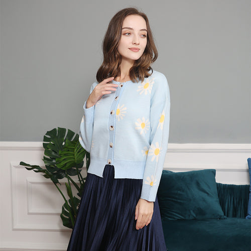 Damen Oversize-Strickcardigan mit Blumenapplikation, Perlmuttknöpfen und Wellensaum Echo Archiv