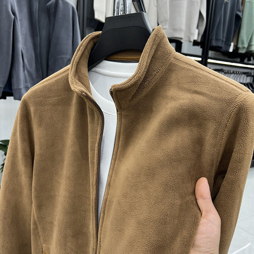 Herren Fleecejacke mit hohem Kragen und praktischen Taschen Echoarchiv
