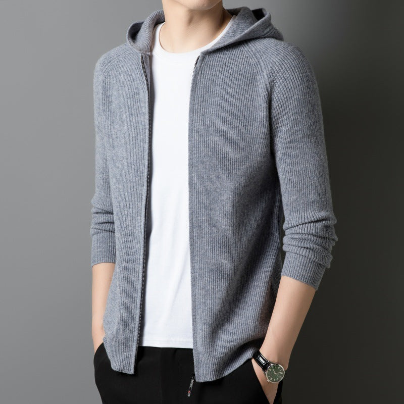 Herren Strickjacke mit Kapuze und modernen Akzenten Echoarchiv