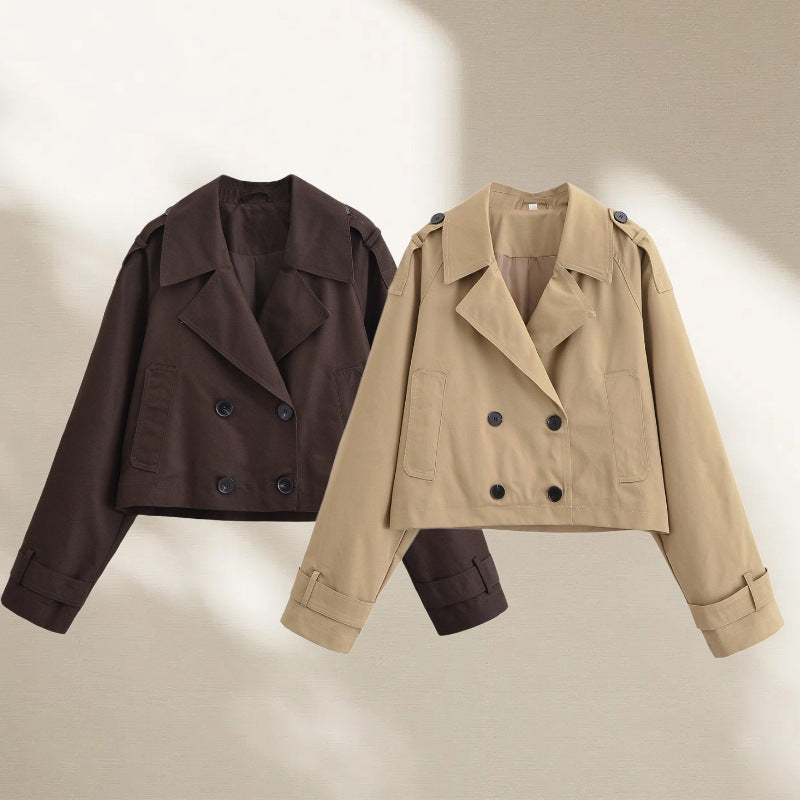 Damen Cropped Manteljacke im Trenchstil mit doppelreihiger Knopfleiste und Schulterklappen Echo Archiv
