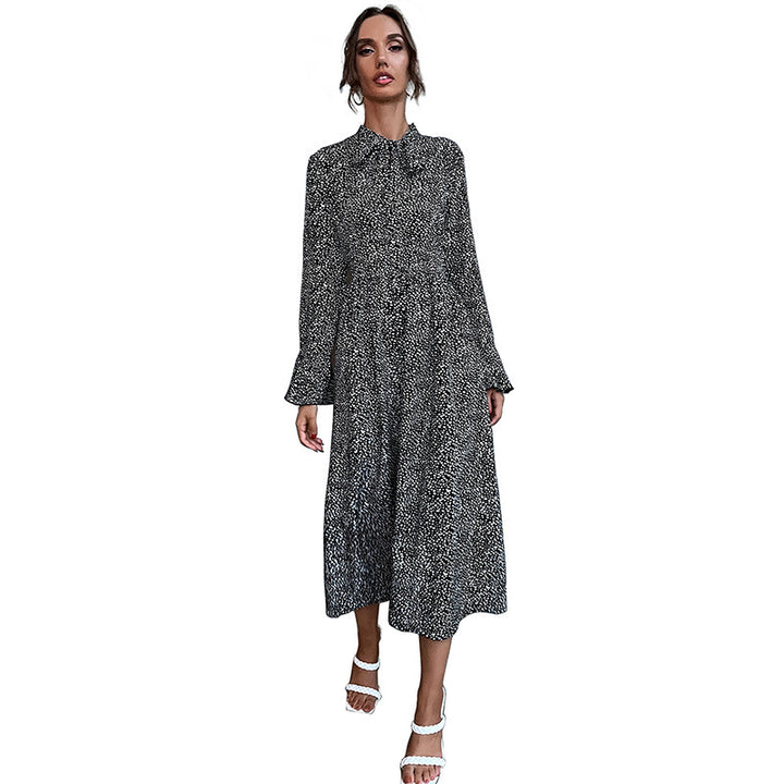 Damen Midikleid mit Stehkragen und Bindeschleife, Langarm A‑Linie mit feinem Pünktchenmuster Echoarchiv