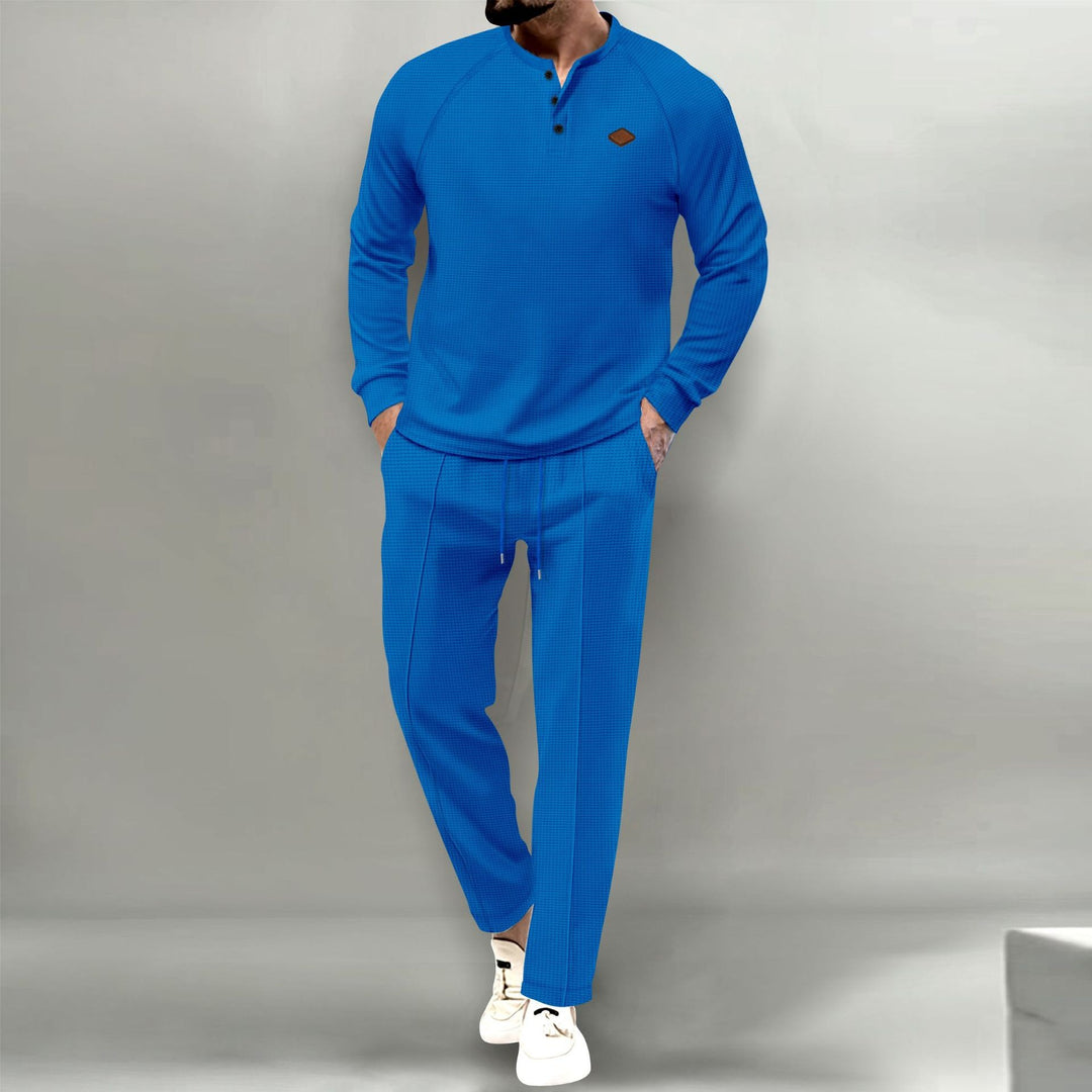 Herren lässiger Freizeitlook mit strukturierten Details Echoarchiv