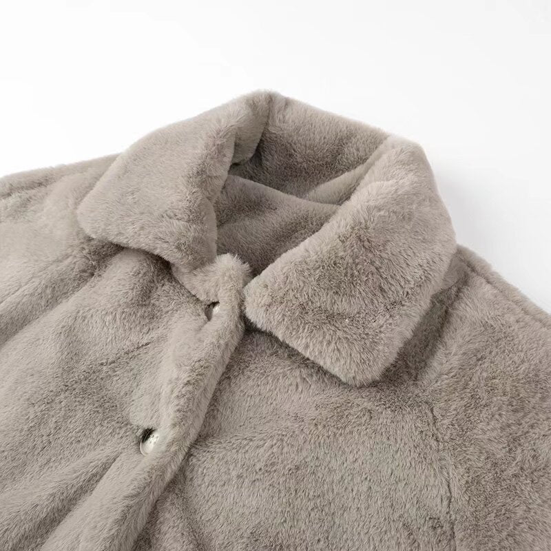 Damen Kurz geschnittene Teddy‑Fleecejacke mit Hemdkragen, verdeckter Knopfleiste und Eingrifftaschen Echo Archiv