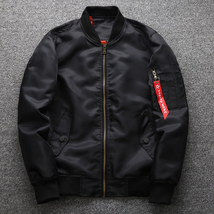 Herren Urbaner Nylon-Bomber im Flight-Look mit Reißverschluss-Ärmeltasche und elastischen Bündchen Echo Archiv