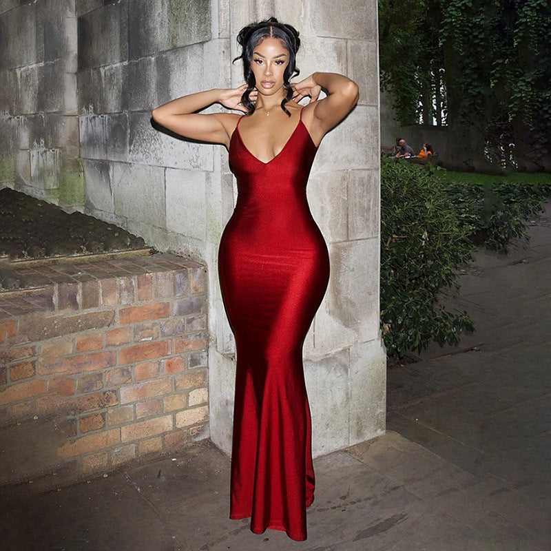 Damen figurbetontes Maxikleid mit tiefem V-Ausschnitt und einem eleganten Materialmix Echo Archiv