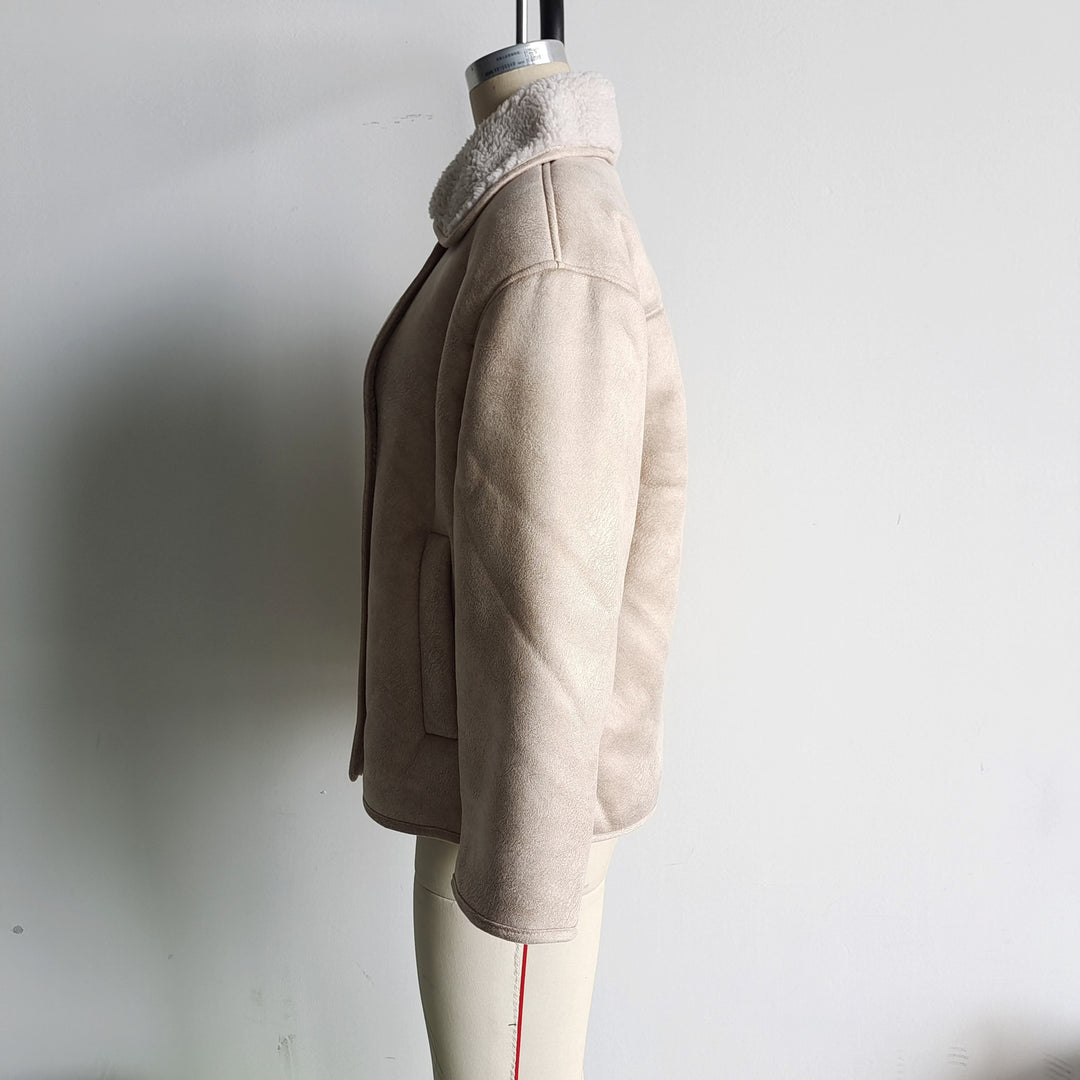 Damen Boxy Jacke in Lammfelloptik mit Teddyfutter und großem Umlegekragen Echo Archiv