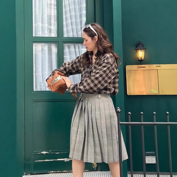 Damen Kariertes Overshirt mit Brusttaschen und goldenen Druckknöpfen Echoarchiv