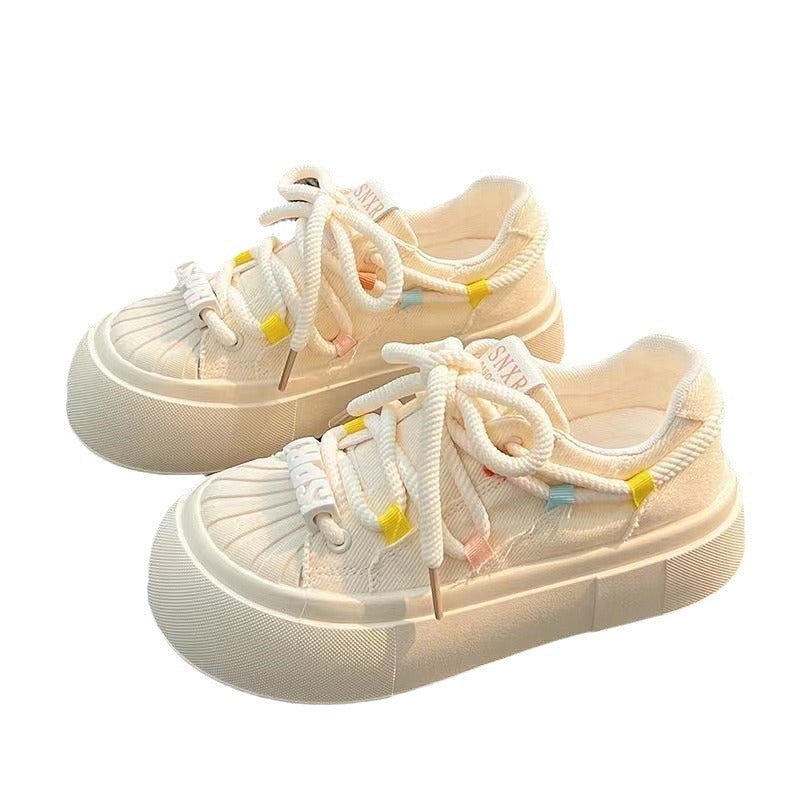 Damen Sportliche Plateau-Sneaker mit farbenfrohen Akzenten und robustem Obermaterial Echo Archiv