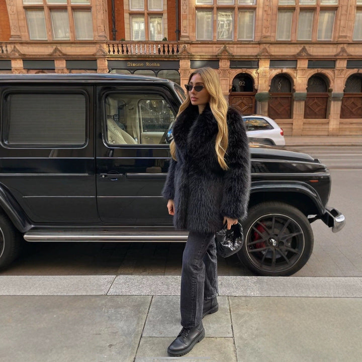 Damen Eleganter Oversized Kunstpelzmantel mit weit geschnittenen Ärmeln – Avérine