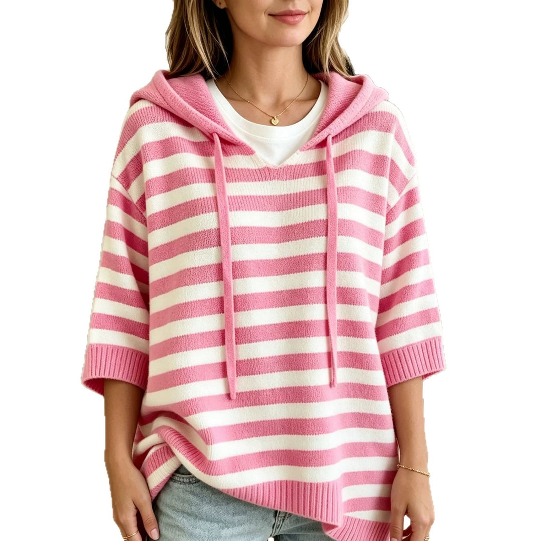 Damen Lässiger gestreifter Kapuzen-Poncho aus weichem Feinstrick mit halblangen Ärmeln – Auréline