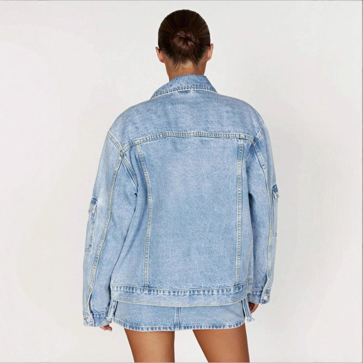 Damen Oversize Utility-Denimjacke mit großen Pattentaschen und Reißverschluss Echo Archiv