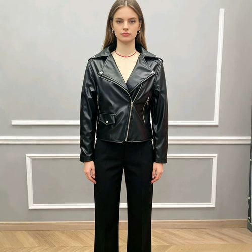 Damen nan figurbetonte Bikerjacke aus Kunstleder mit asymmetrischem Reißverschluss und aufgesetzter Klappentasche Echo Archiv