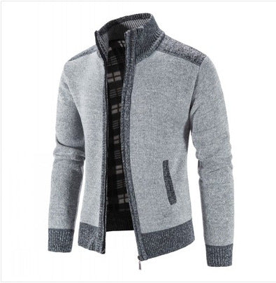 Herren Strickjacke mit hohem Kragen und kariertem Innenfutter Echoarchiv